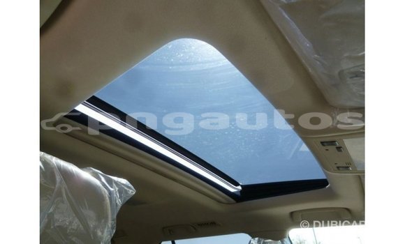 Buy Import Toyota Land Cruiser White Car in Import - Dubai in Enga Buy Import Toyota Land Cruiser White Car in Import - Dubai in Enga