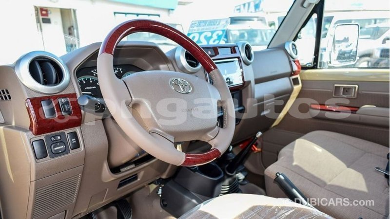 Big with watermark toyota land cruiser enga import dubai 4784