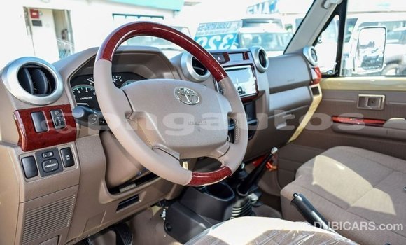 Buy Import Toyota Land Cruiser Beige Car in Import - Dubai in Enga Buy Import Toyota Land Cruiser Beige Car in Import - Dubai in Enga