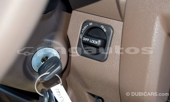 Buy Import Toyota Land Cruiser Beige Car in Import - Dubai in Enga Buy Import Toyota Land Cruiser Beige Car in Import - Dubai in Enga