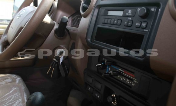 Buy Import Toyota Land Cruiser Beige Car in Import - Dubai in Enga Buy Import Toyota Land Cruiser Beige Car in Import - Dubai in Enga