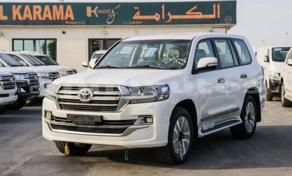 Buy Import Toyota Land Cruiser White Car in Import - Dubai in Enga Buy Import Toyota Land Cruiser White Car in Import - Dubai in Enga