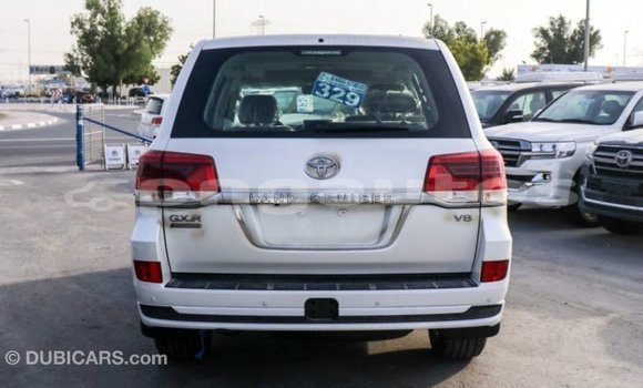 Buy Import Toyota Land Cruiser White Car in Import - Dubai in Enga Buy Import Toyota Land Cruiser White Car in Import - Dubai in Enga