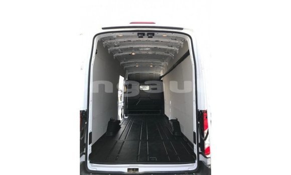 Buy Import Ford Club Wagon White Car in Import - Dubai in Enga Buy Import Ford Club Wagon White Car in Import - Dubai in Enga