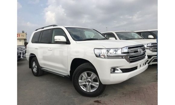 Buy Import Toyota Land Cruiser White Car in Import - Dubai in Enga Buy Import Toyota Land Cruiser White Car in Import - Dubai in Enga