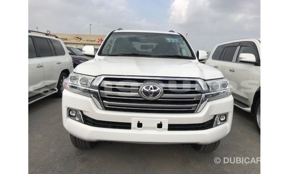 Buy Import Toyota Land Cruiser White Car in Import - Dubai in Enga Buy Import Toyota Land Cruiser White Car in Import - Dubai in Enga