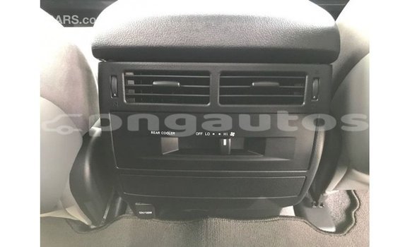 Buy Import Toyota Land Cruiser White Car in Import - Dubai in Enga Buy Import Toyota Land Cruiser White Car in Import - Dubai in Enga