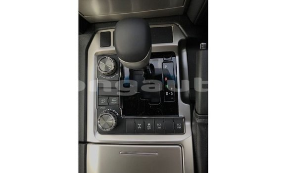 Buy Import Toyota Land Cruiser White Car in Import - Dubai in Enga Buy Import Toyota Land Cruiser White Car in Import - Dubai in Enga