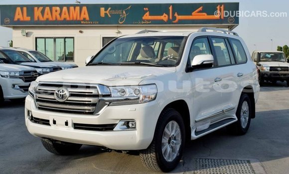 Buy Import Toyota Land Cruiser White Car in Import - Dubai in Enga Buy Import Toyota Land Cruiser White Car in Import - Dubai in Enga