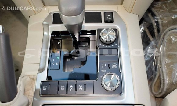 Buy Import Toyota Land Cruiser White Car in Import - Dubai in Enga Buy Import Toyota Land Cruiser White Car in Import - Dubai in Enga