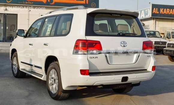 Buy Import Toyota Land Cruiser White Car in Import - Dubai in Enga Buy Import Toyota Land Cruiser White Car in Import - Dubai in Enga