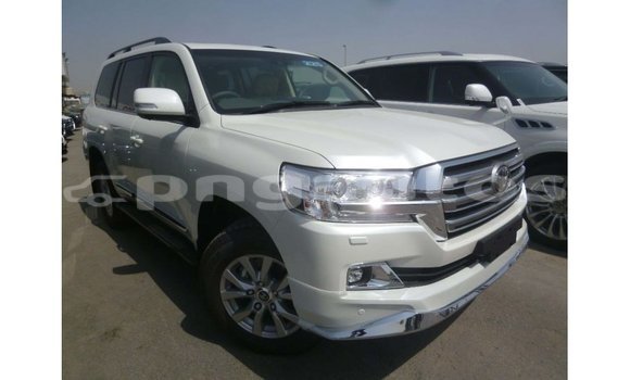 Buy Import Toyota Land Cruiser White Car in Import - Dubai in Enga Buy Import Toyota Land Cruiser White Car in Import - Dubai in Enga