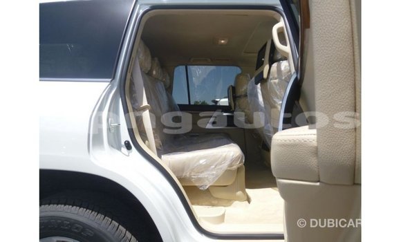 Buy Import Toyota Land Cruiser White Car in Import - Dubai in Enga Buy Import Toyota Land Cruiser White Car in Import - Dubai in Enga