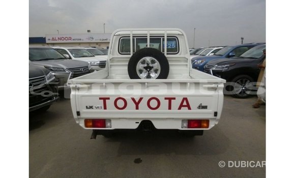 Buy Import Toyota Land Cruiser White Car in Import - Dubai in Enga Buy Import Toyota Land Cruiser White Car in Import - Dubai in Enga