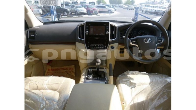 Big with watermark toyota land cruiser enga import dubai 4834