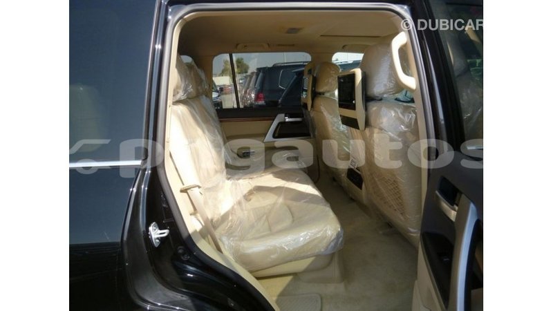 Big with watermark toyota land cruiser enga import dubai 4834