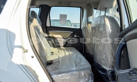 Acheter Import Voiture Renault Duster Blanc à Import - Dubai, Enga Acheter Import Voiture Renault Duster Blanc à Import - Dubai, Enga