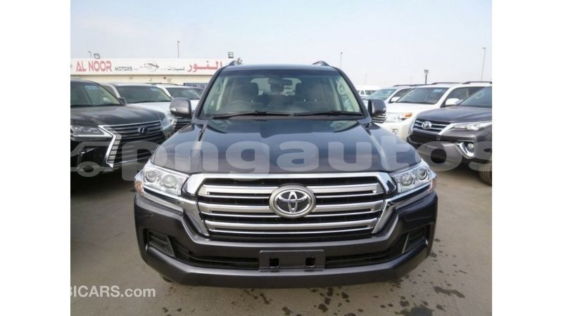 Big with watermark toyota land cruiser enga import dubai 4837