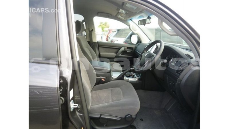 Big with watermark toyota land cruiser enga import dubai 4837