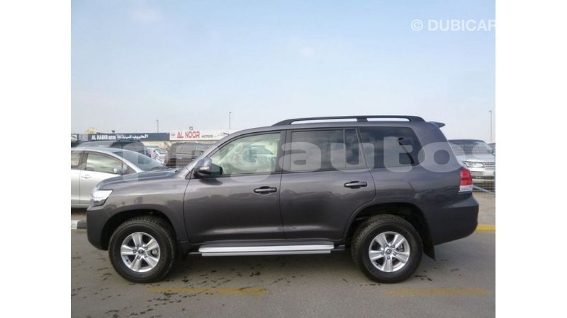 Big with watermark toyota land cruiser enga import dubai 4837
