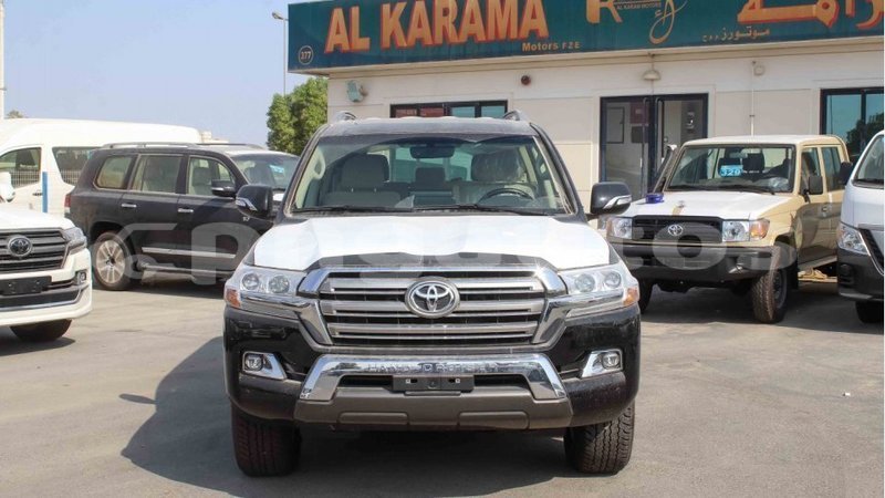 Big with watermark toyota land cruiser enga import dubai 4840
