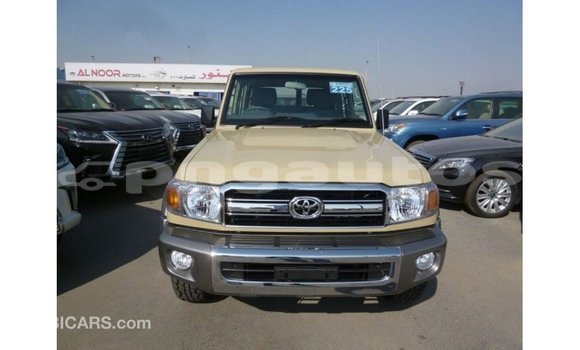 Buy Import Toyota Land Cruiser Beige Car in Import - Dubai in Enga Buy Import Toyota Land Cruiser Beige Car in Import - Dubai in Enga