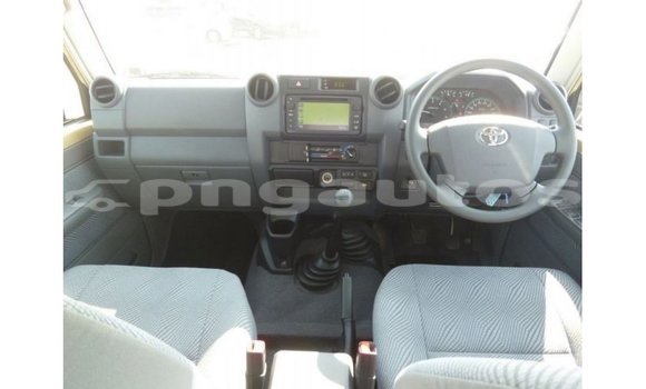Buy Import Toyota Land Cruiser Beige Car in Import - Dubai in Enga Buy Import Toyota Land Cruiser Beige Car in Import - Dubai in Enga