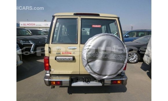 Buy Import Toyota Land Cruiser Beige Car in Import - Dubai in Enga Buy Import Toyota Land Cruiser Beige Car in Import - Dubai in Enga