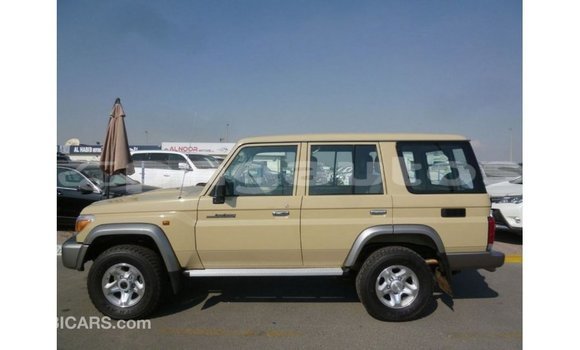 Buy Import Toyota Land Cruiser Beige Car in Import - Dubai in Enga Buy Import Toyota Land Cruiser Beige Car in Import - Dubai in Enga
