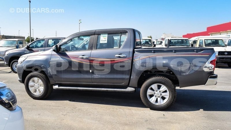 Big with watermark toyota hilux enga import dubai 4850