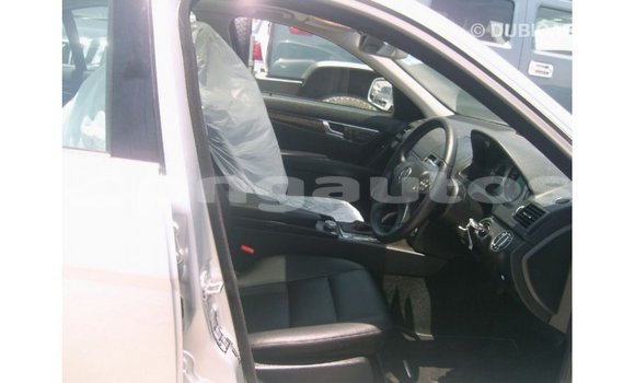 Buy Import Mercedes-Benz 190 Other Car in Import - Dubai in Enga Buy Import Mercedes-Benz 190 Other Car in Import - Dubai in Enga