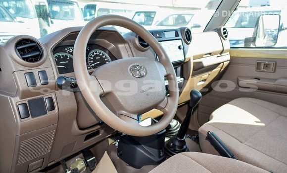 Buy Import Toyota Land Cruiser Beige Car in Import - Dubai in Enga Buy Import Toyota Land Cruiser Beige Car in Import - Dubai in Enga