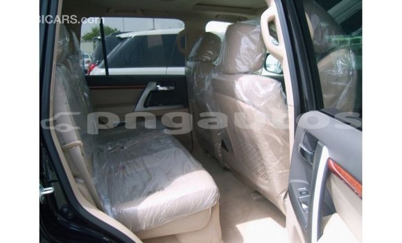 Buy Import Toyota Land Cruiser Black Car in Import - Dubai in Enga Buy Import Toyota Land Cruiser Black Car in Import - Dubai in Enga