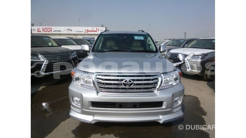 Big with watermark toyota land cruiser enga import dubai 4863