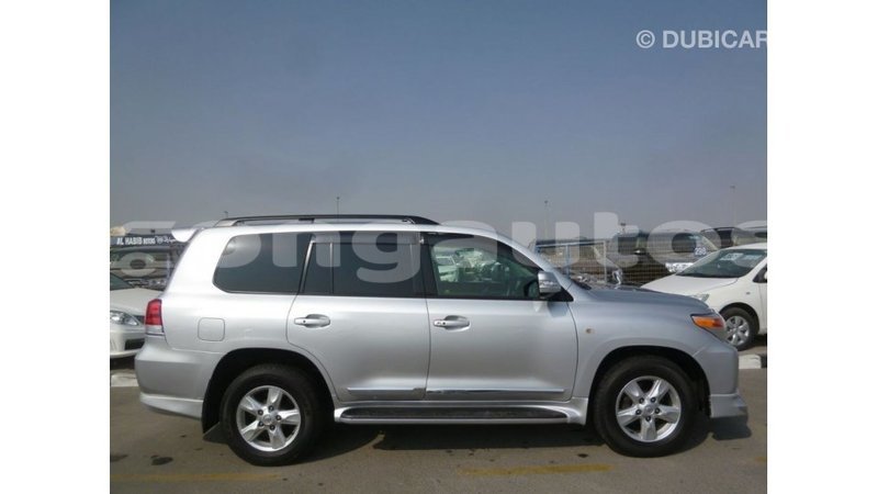 Big with watermark toyota land cruiser enga import dubai 4863
