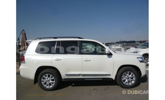 Buy Import Toyota Land Cruiser White Car in Import - Dubai in Enga Buy Import Toyota Land Cruiser White Car in Import - Dubai in Enga