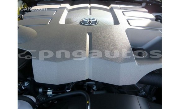 Buy Import Toyota Land Cruiser White Car in Import - Dubai in Enga Buy Import Toyota Land Cruiser White Car in Import - Dubai in Enga