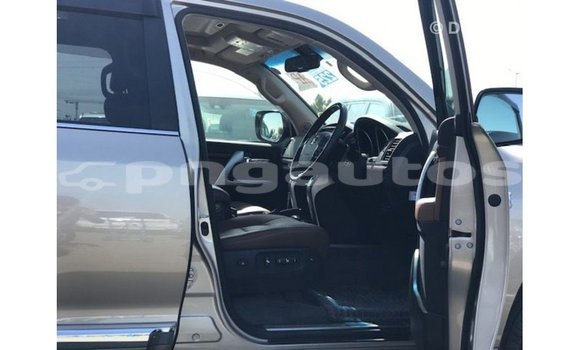 Buy Import Toyota Land Cruiser Other Car in Import - Dubai in Enga Buy Import Toyota Land Cruiser Other Car in Import - Dubai in Enga