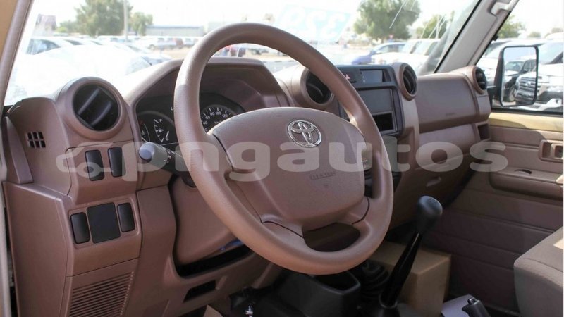 Big with watermark toyota land cruiser enga import dubai 4876