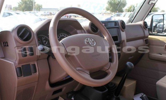 Buy Import Toyota Land Cruiser Beige Car in Import - Dubai in Enga Buy Import Toyota Land Cruiser Beige Car in Import - Dubai in Enga