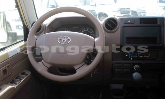 Buy Import Toyota Land Cruiser Beige Car in Import - Dubai in Enga Buy Import Toyota Land Cruiser Beige Car in Import - Dubai in Enga