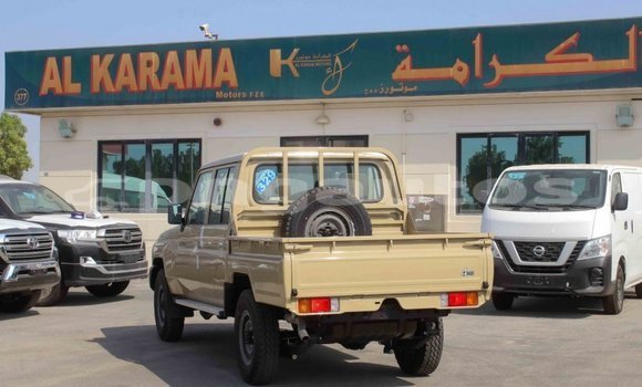 Buy Import Toyota Land Cruiser Beige Car in Import - Dubai in Enga Buy Import Toyota Land Cruiser Beige Car in Import - Dubai in Enga