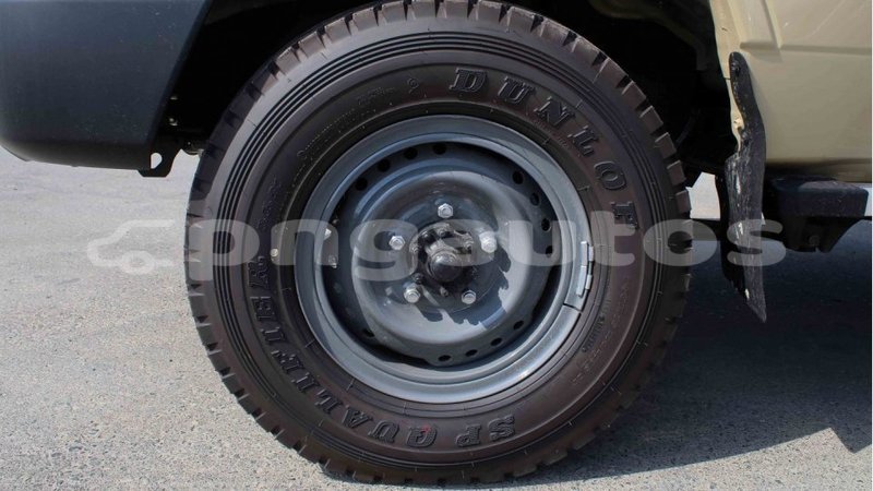 Big with watermark toyota land cruiser enga import dubai 4876