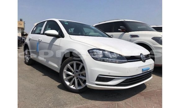 Buy Import Volkswagen Golf White Car in Import - Dubai in Enga