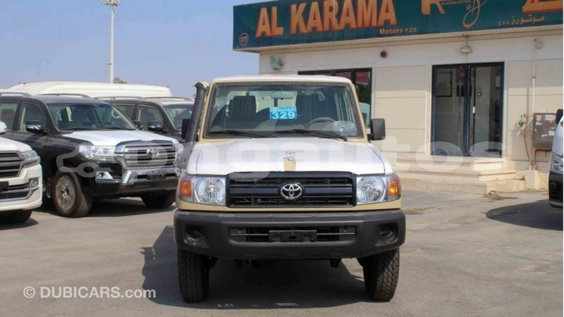 Big with watermark toyota land cruiser enga import dubai 4887