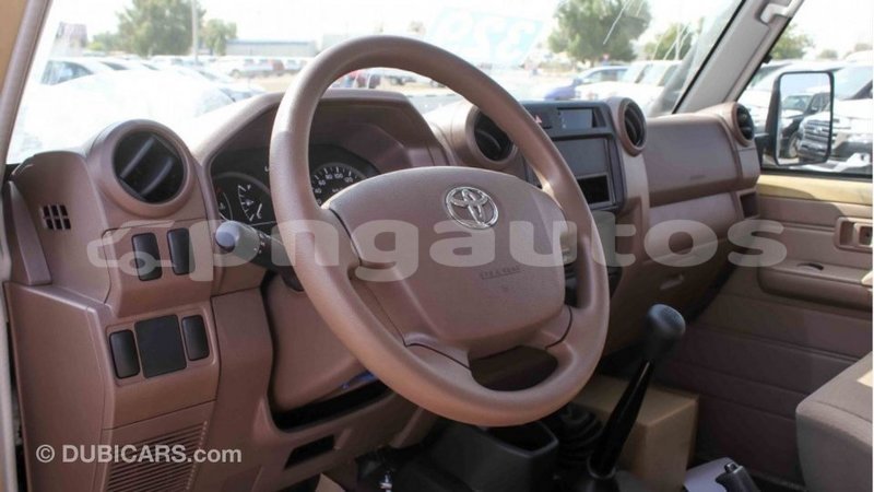Big with watermark toyota land cruiser enga import dubai 4887
