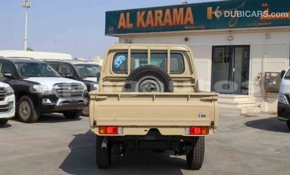 Acheter Import Voiture Toyota Land Cruiser Beige à Import - Dubai, Enga Acheter Import Voiture Toyota Land Cruiser Beige à Import - Dubai, Enga