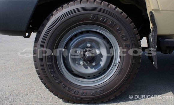 Acheter Import Voiture Toyota Land Cruiser Beige à Import - Dubai, Enga Acheter Import Voiture Toyota Land Cruiser Beige à Import - Dubai, Enga