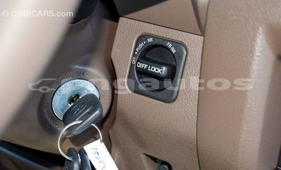 Buy Import Toyota Land Cruiser Beige Car in Import - Dubai in Enga Buy Import Toyota Land Cruiser Beige Car in Import - Dubai in Enga