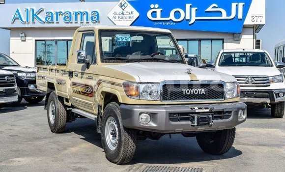 Acheter Import Voiture Toyota Land Cruiser Beige à Import - Dubai, Enga Acheter Import Voiture Toyota Land Cruiser Beige à Import - Dubai, Enga